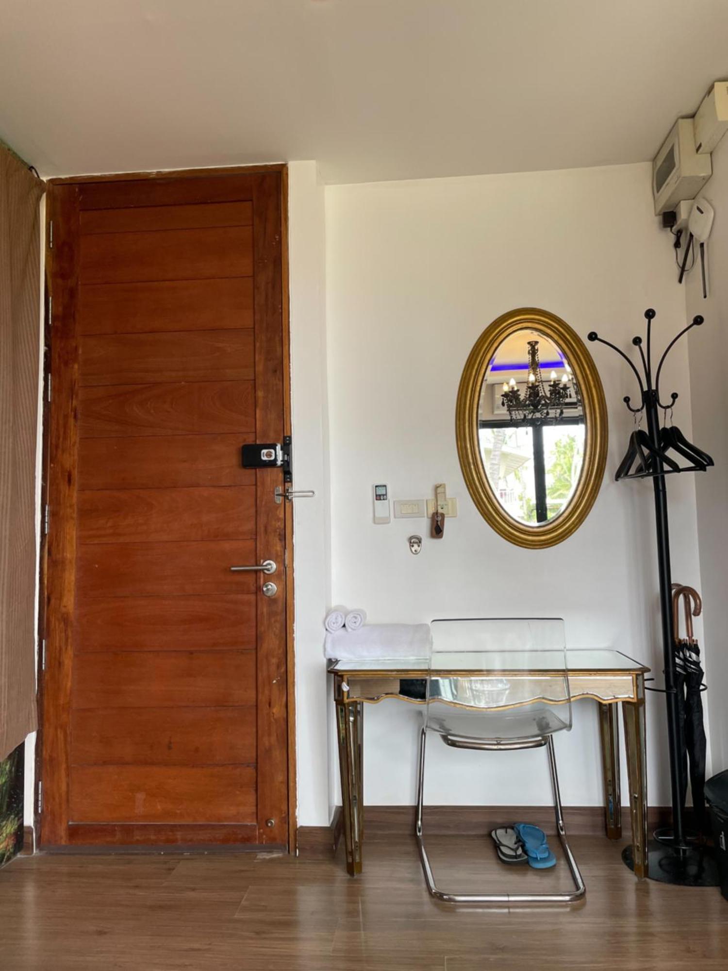 Chambre King Deluxe- Vue Partielle sur Mer