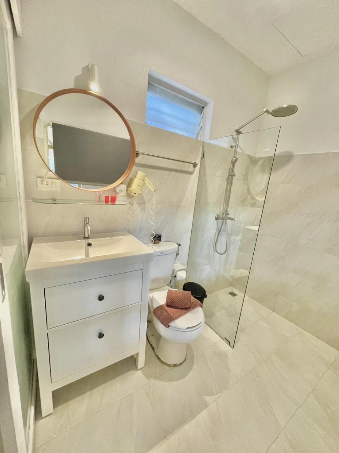 Chambre Simple - Vue sur Piscine